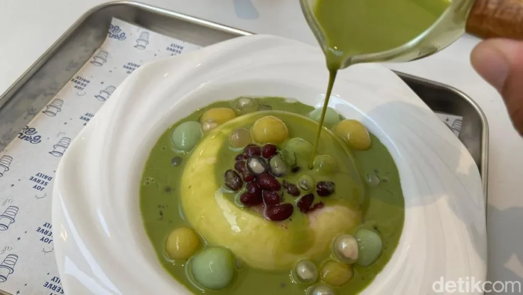 Nikmat Puding Tahu Saus Matcha & Burger Banh Mi di kafe Jakbar