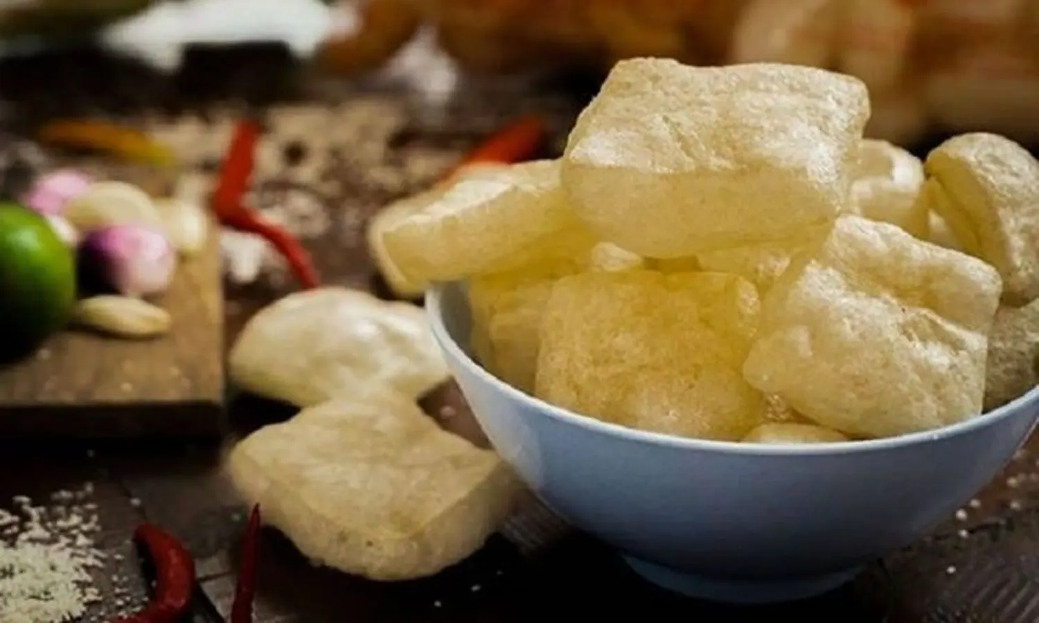 Kerupuk Rambak Adalah Makanan Khas Cirebon yang Melegenda