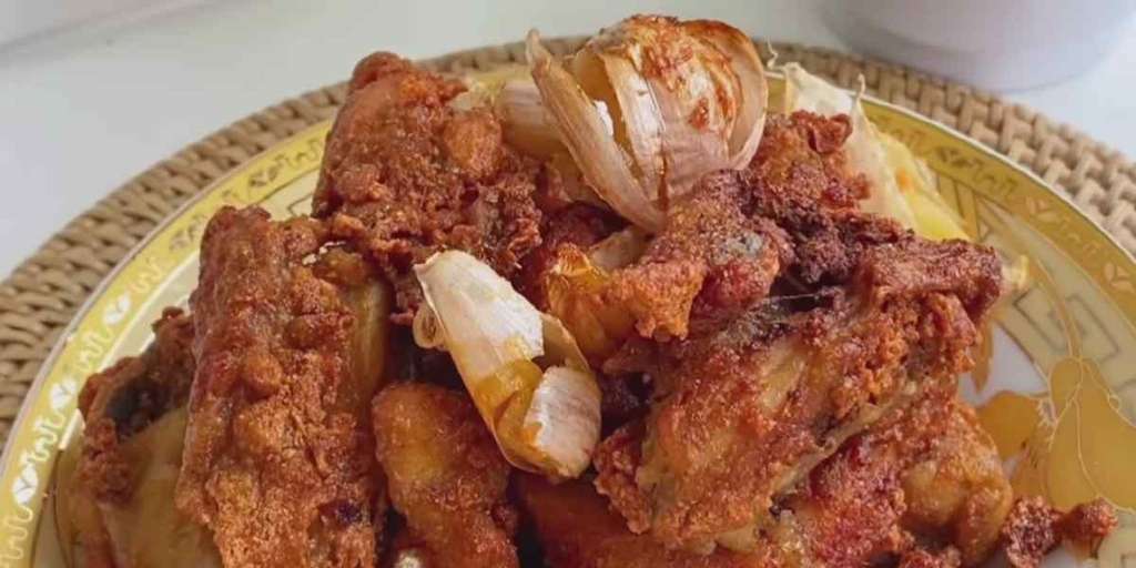 Ayam Goreng Bawang Putih Viral di Ciledug
