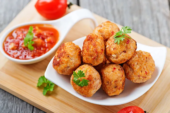 3 Resep Bakso Ayam Rumahan yang Praktis