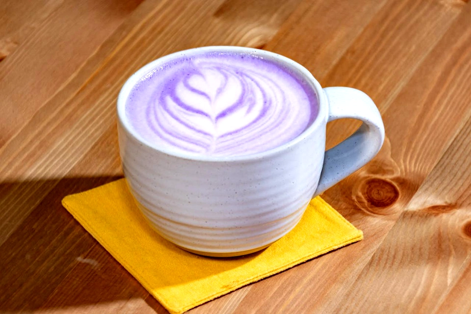 Matcha Mulai Tergeser? Kini Ada Ube Matcha Lagi Tren